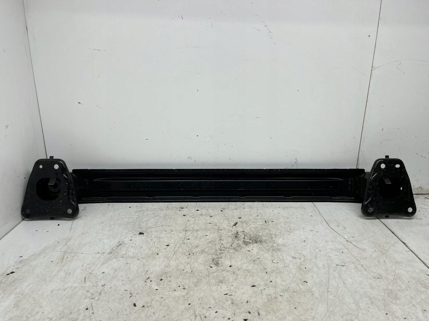 TOYOTA PRIUS 4 IV bumper support rear part 2018