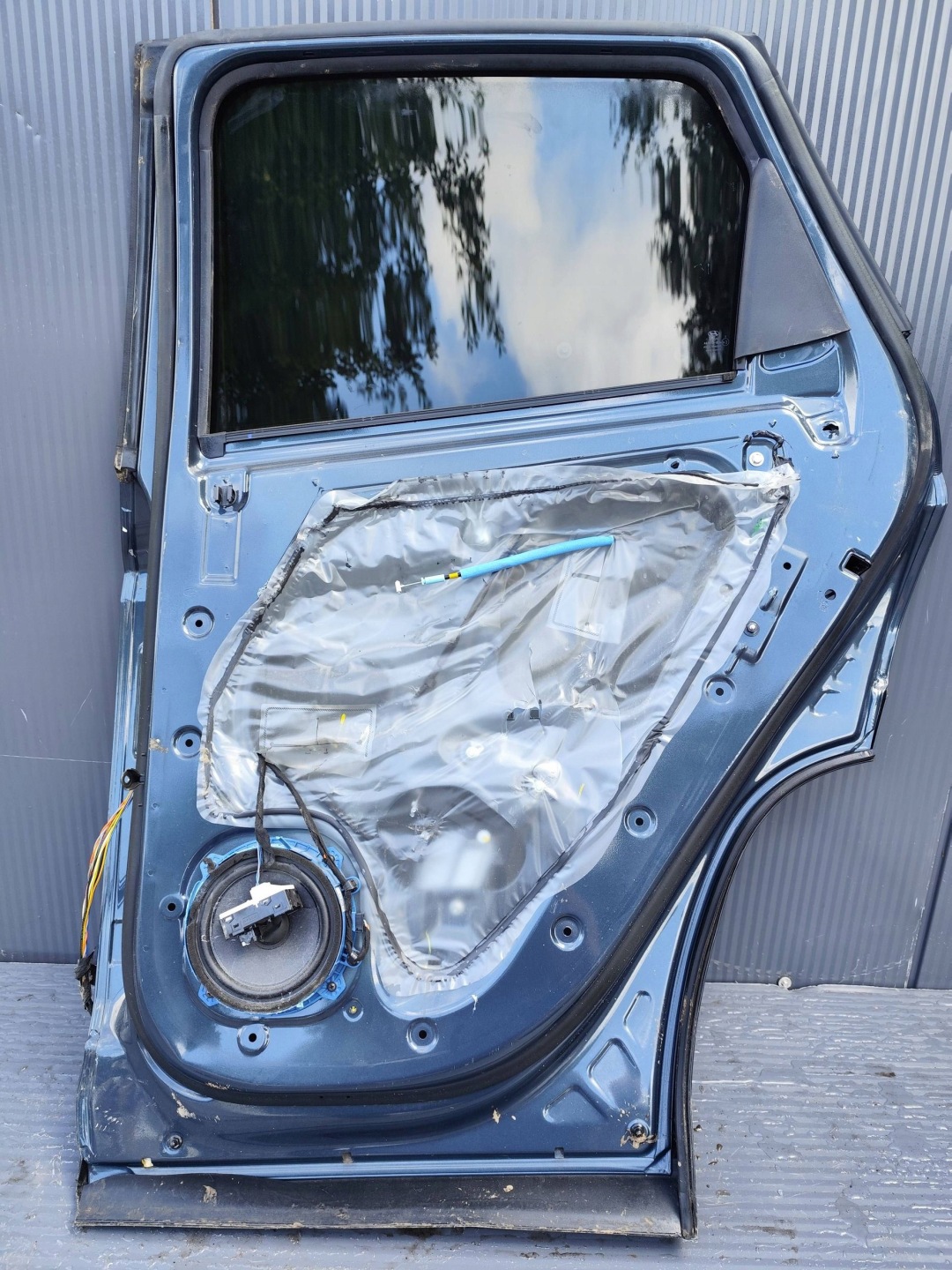 HYUNDAI TUCSON IV door rear part right complete
