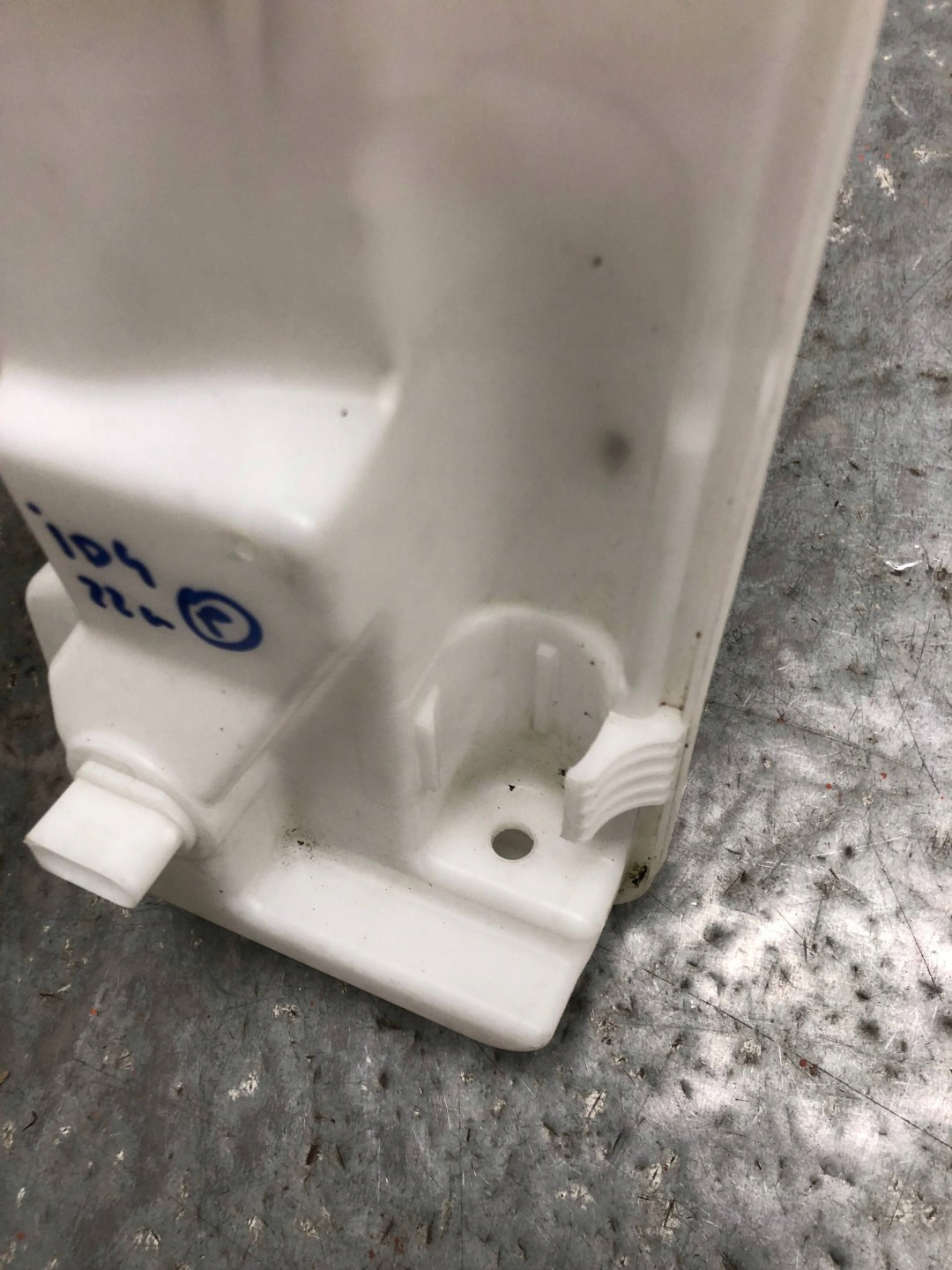 washer fluid tank VW ID4 ID.4 1EA955453F
