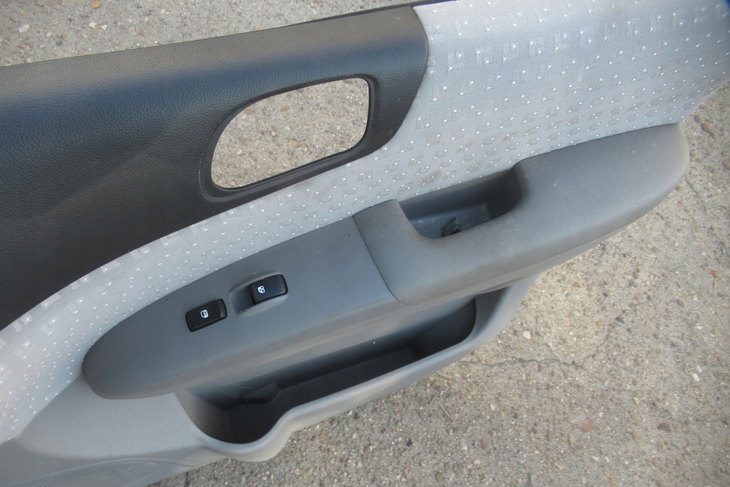 KIA CARNIVAL II 07R side upholstery door right front