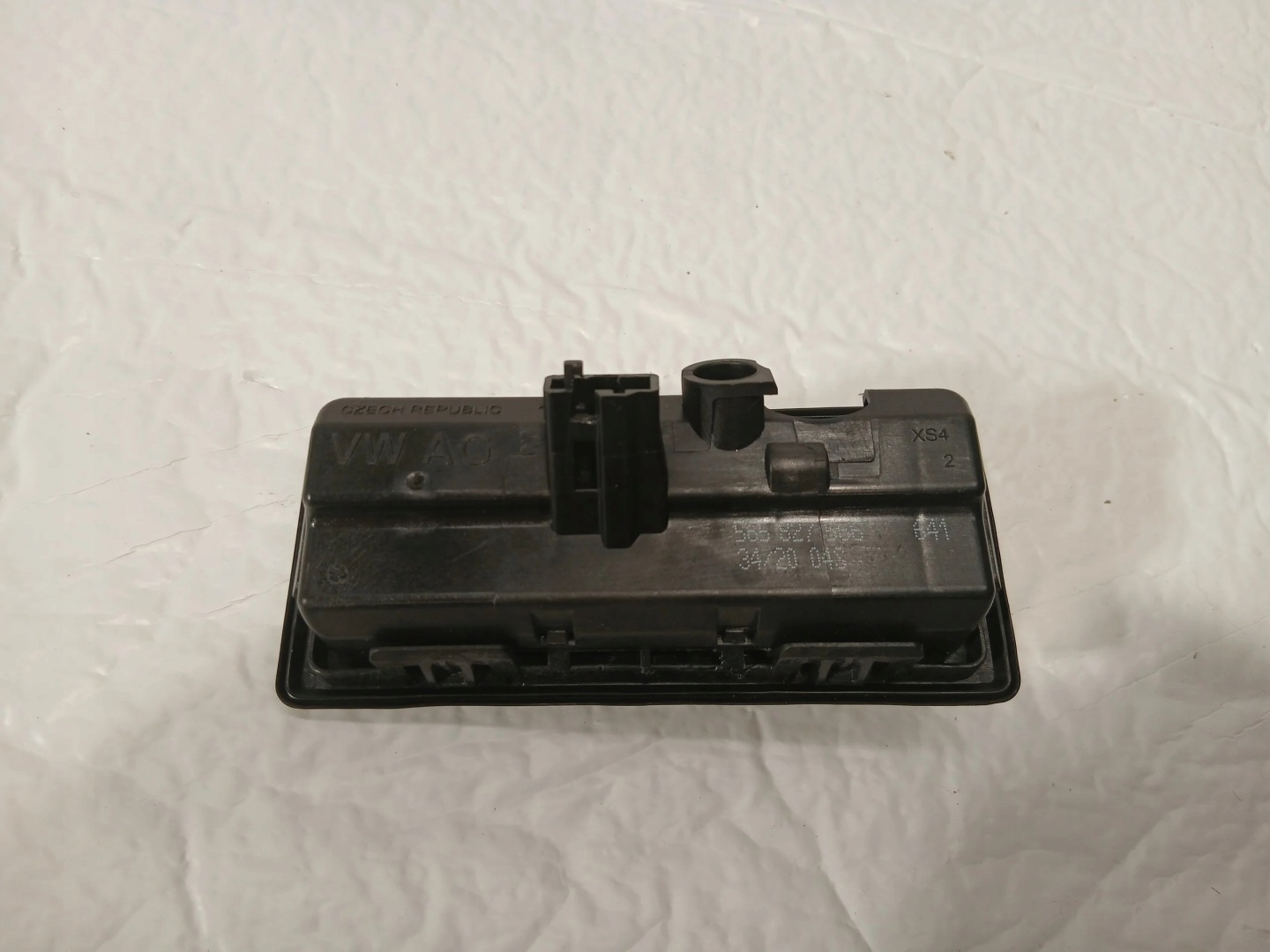 AUDI A4 B9 LIFT handle boot plastic cover 565827566