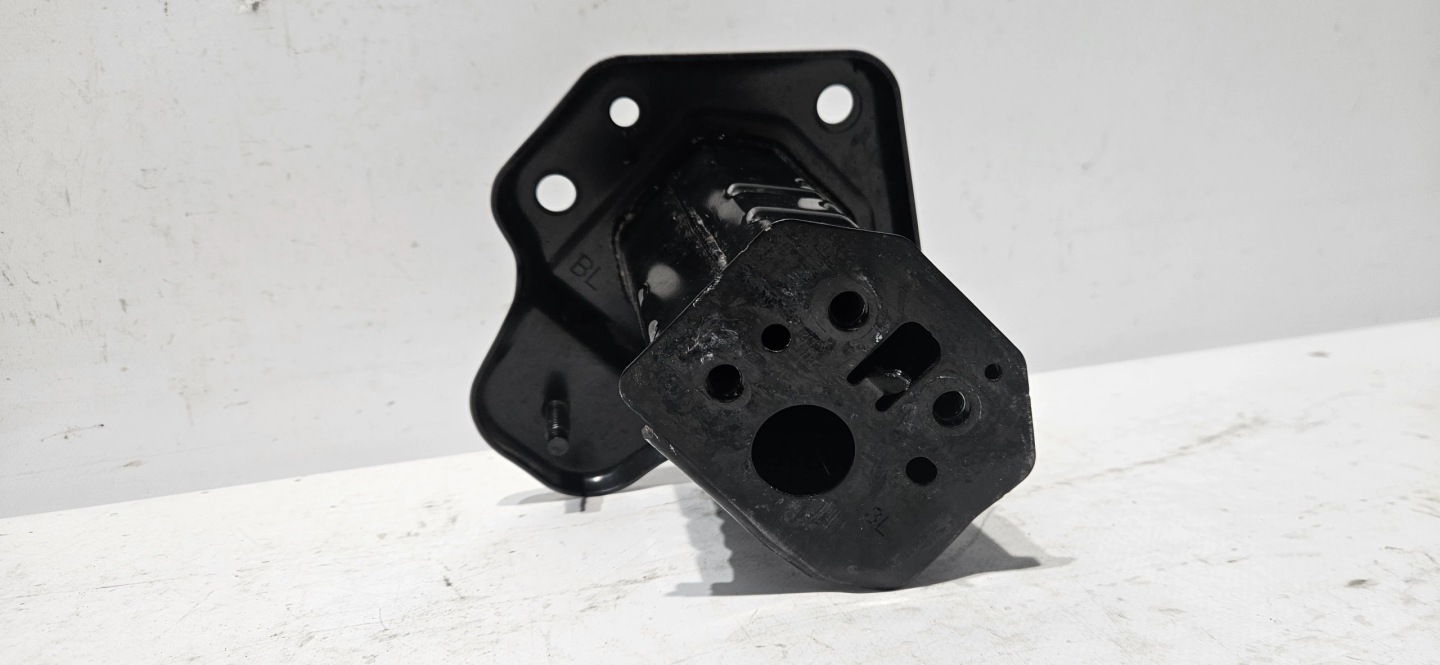 bumper support rear part + SZTYCE LEXUS RZ 22- original