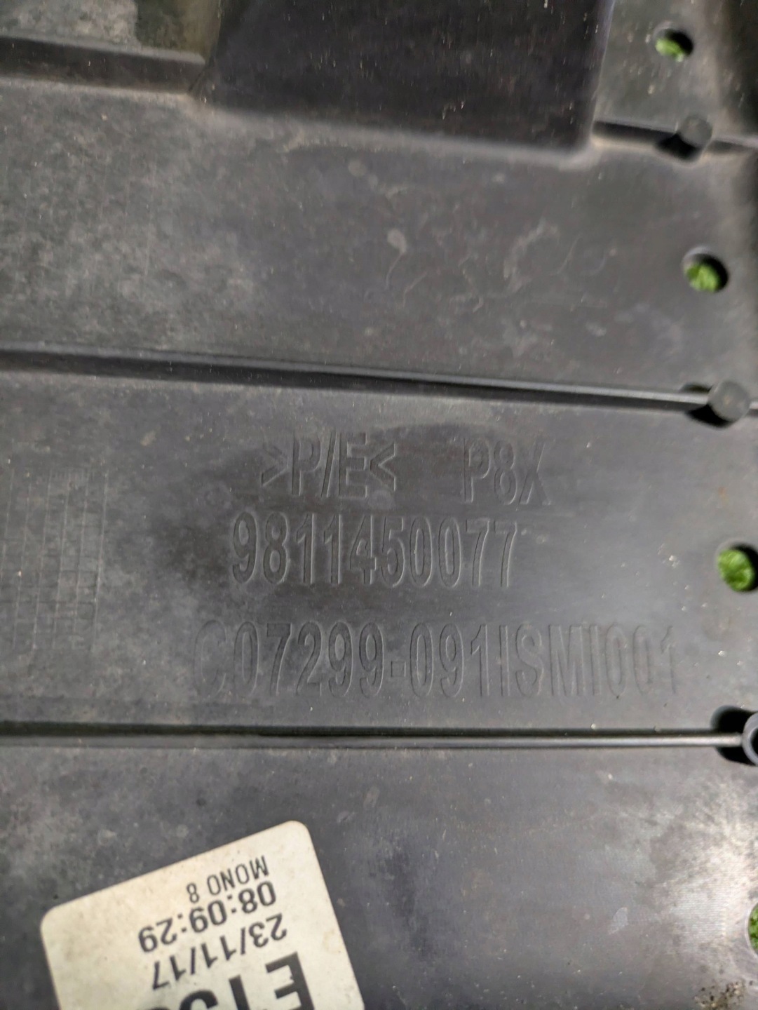 cover below front bumper PEUGEOT 3008 5008 II NR.28