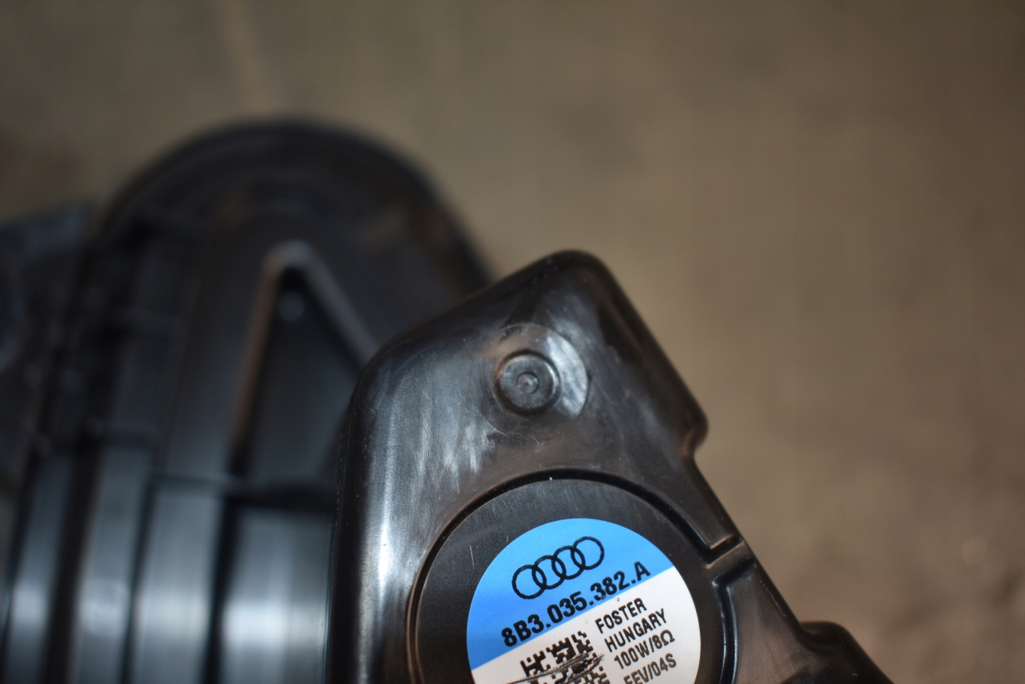 IDEALNY SUBWOOFER AUDI A5 B10 1