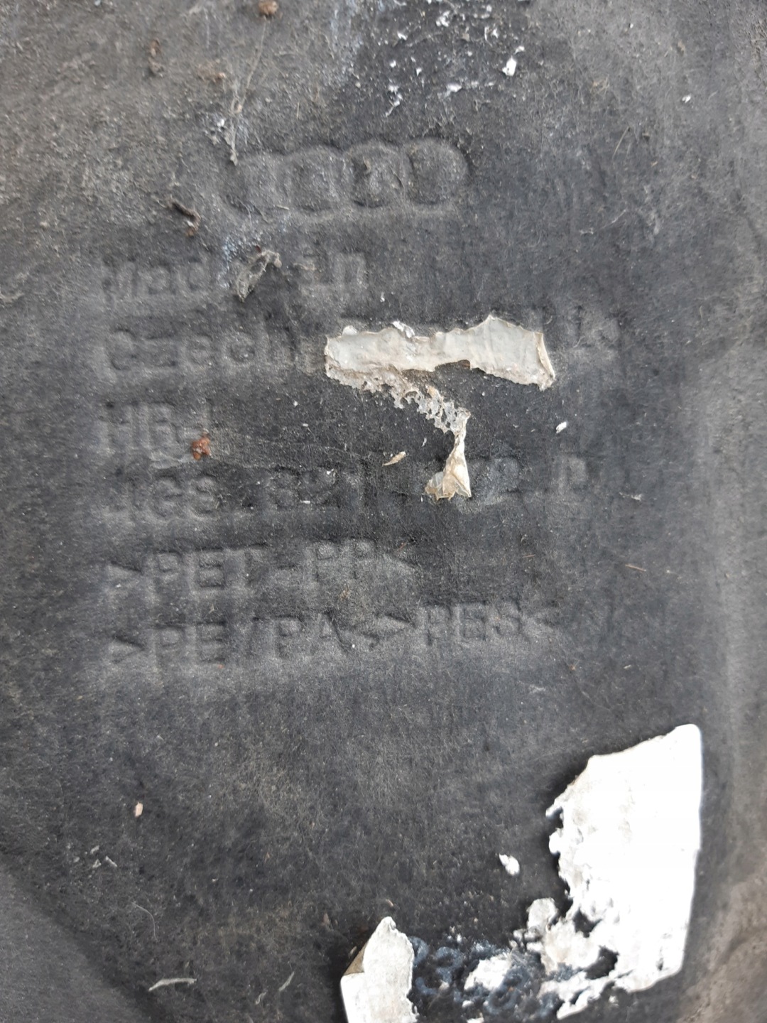 AUDI A7 4G mudguard side right front right front 4G8821172D