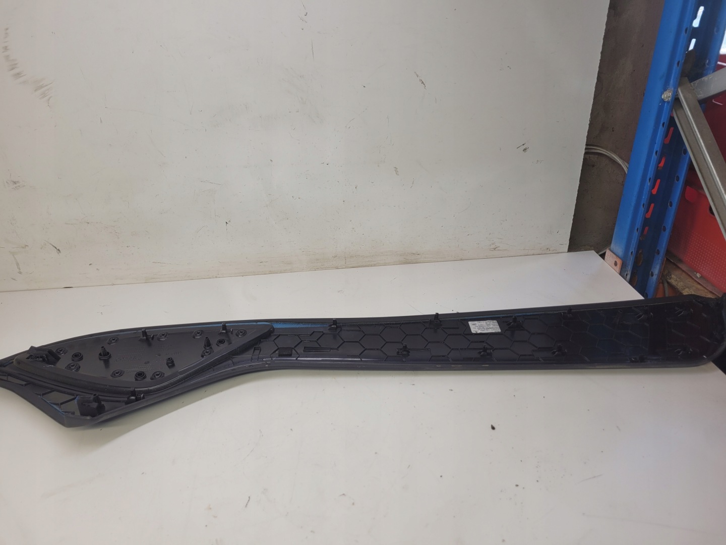 BLENDE ABDECKUNG TUNELU SRODKOWEGO AUDI A8 D4 4H1863303C