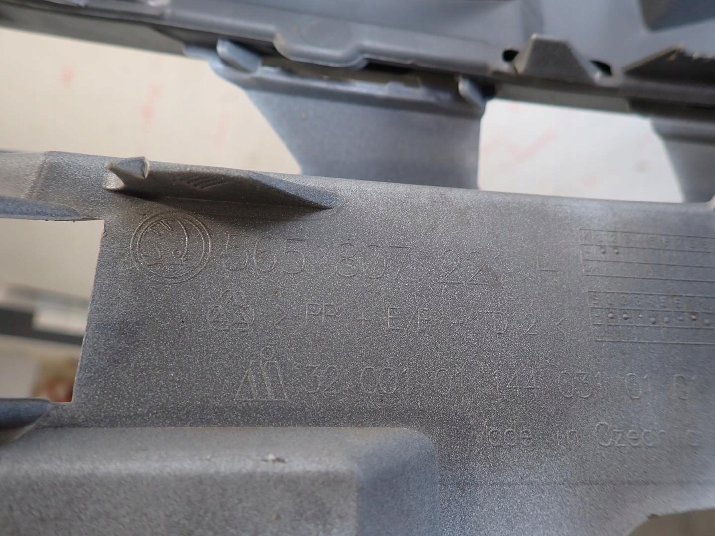 bumper front front SKODA KODIAQ LIFT 2021- 565807221H