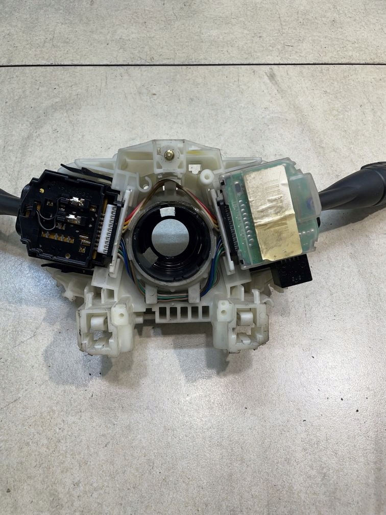 DEVIO LUCI TERGICRISTALLO TERGI MITSUBISHI COLT VI MR986424