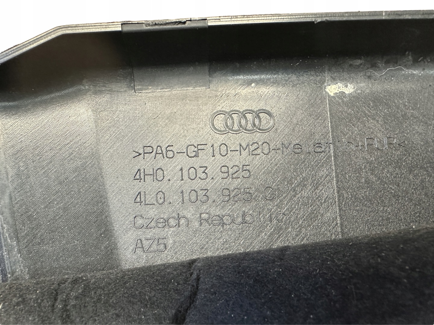 AUDI Q7 4L 3.0TDI cover cover for engine 4L0103925C