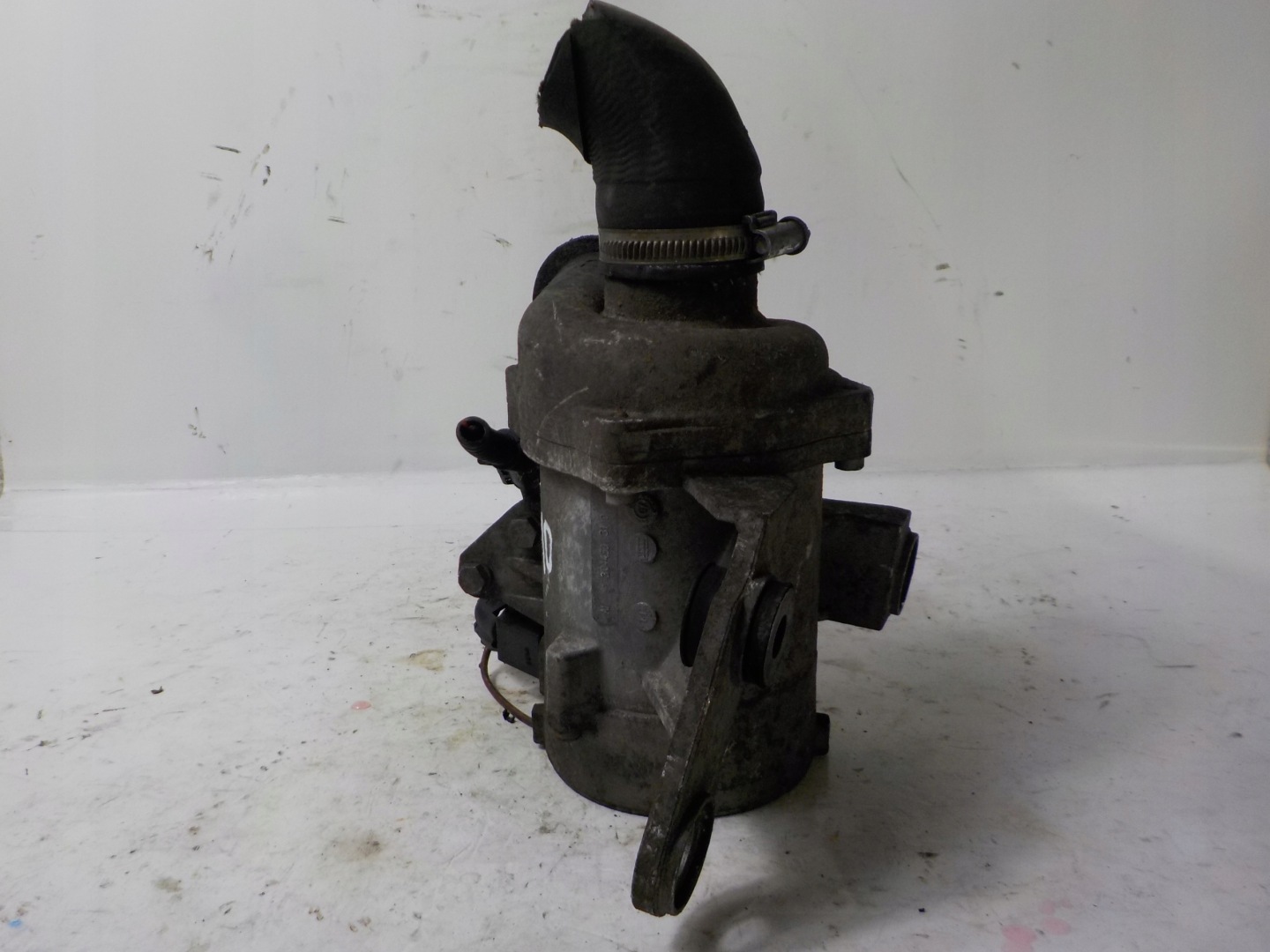 BMW 3 E90 water pump 7561229