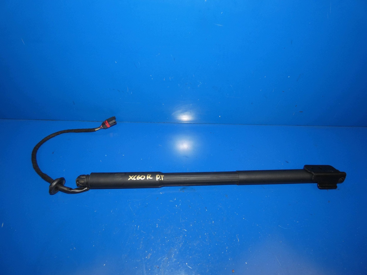 VOLVO XC60 and damper bonnet boot electrical right rear part