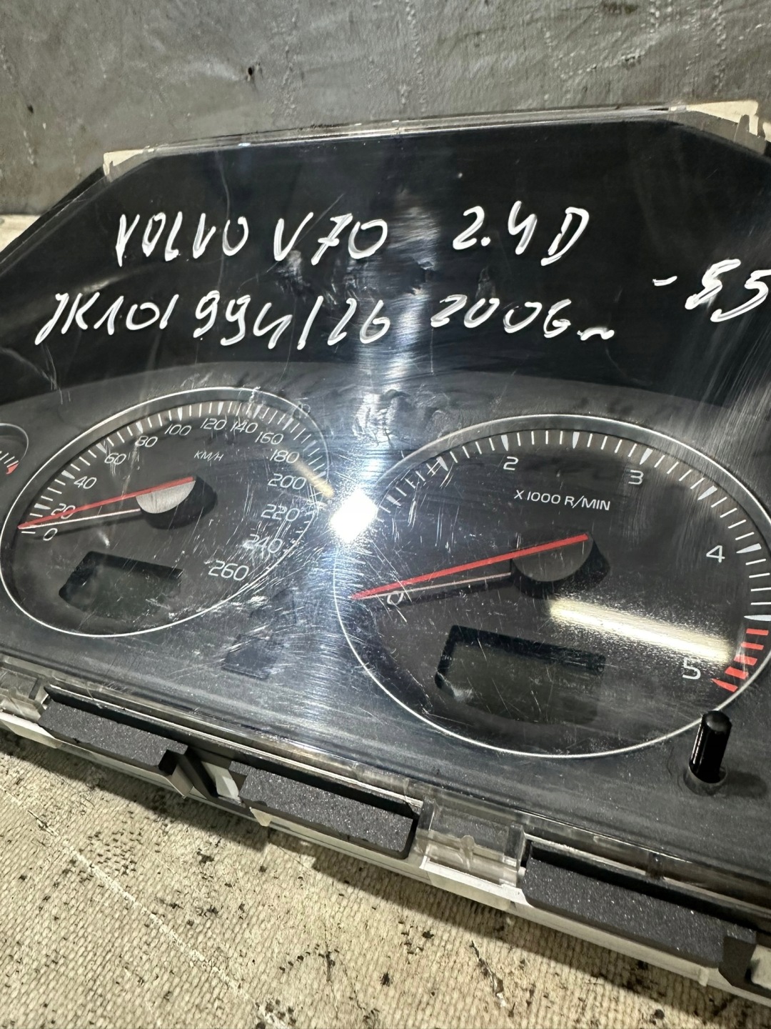 dials VOLVO V70 2.4D 30746102