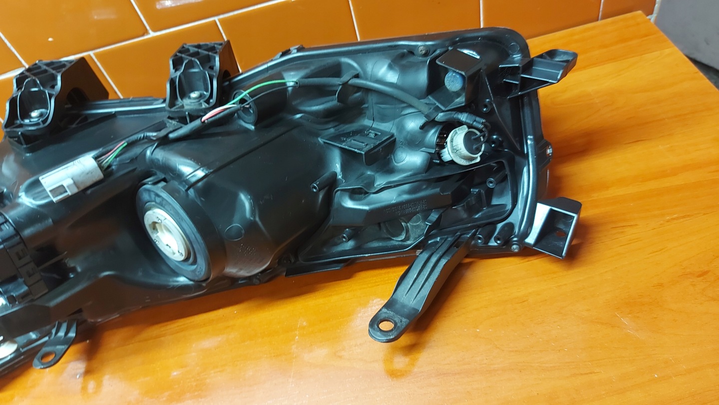 REFLEKTOR light right right front TOYOTA COROLLA E16 E18 13-16