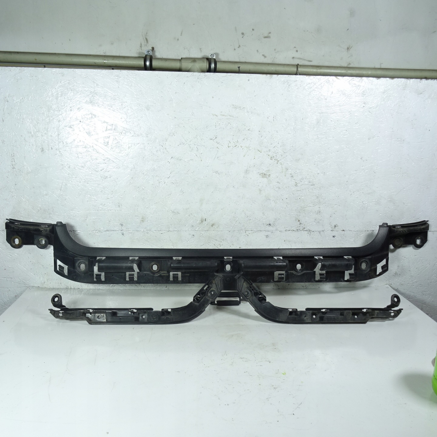 BMW 1 E81 3DRZWI supporti Paraurti posteriore 22944911