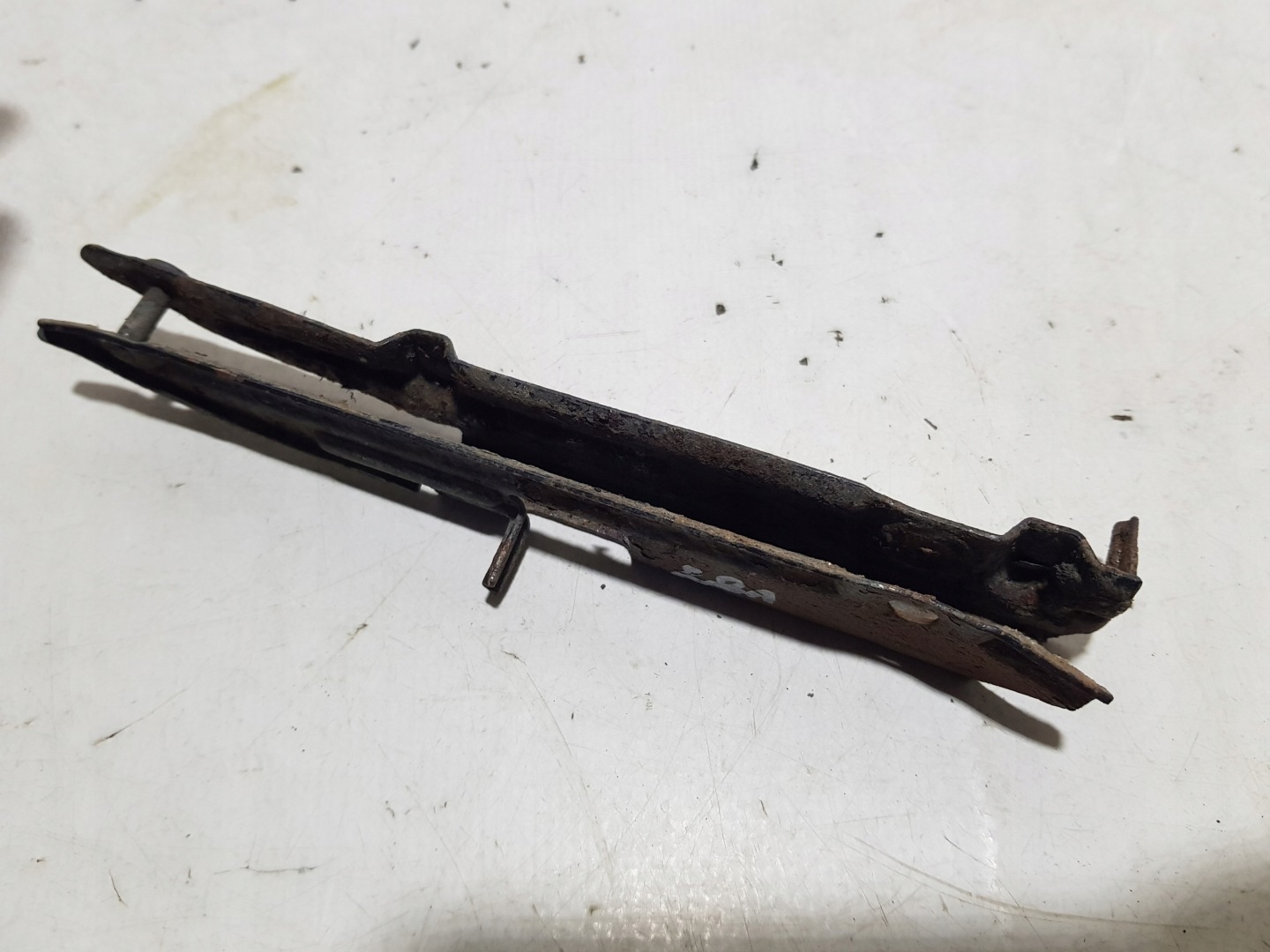 bumper bracket MERCEDES W221 left front 2218850714