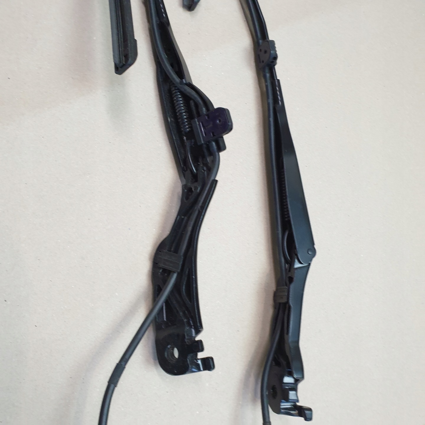 arm PIORO of a wiper washer left right front VOLVO XC40 OE UK
