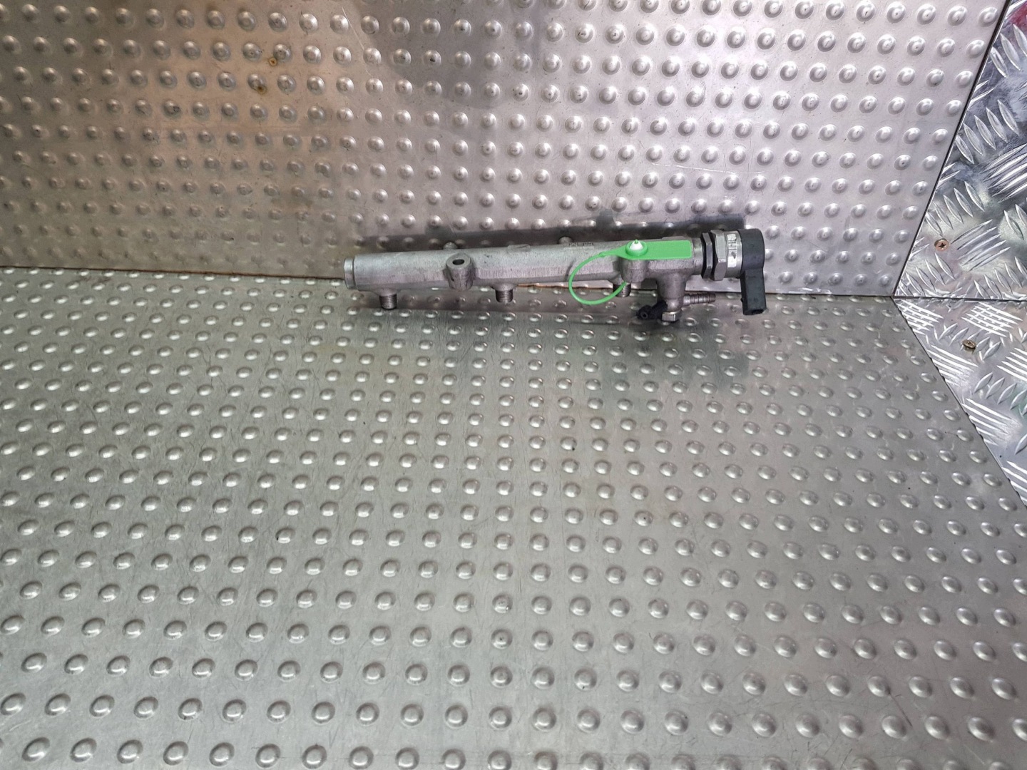 kraftstoffverteiler einspritzleiste rechts sensor 059130090AH AUDI A4 B8 A5 8T A6 C6 3.0 TDI