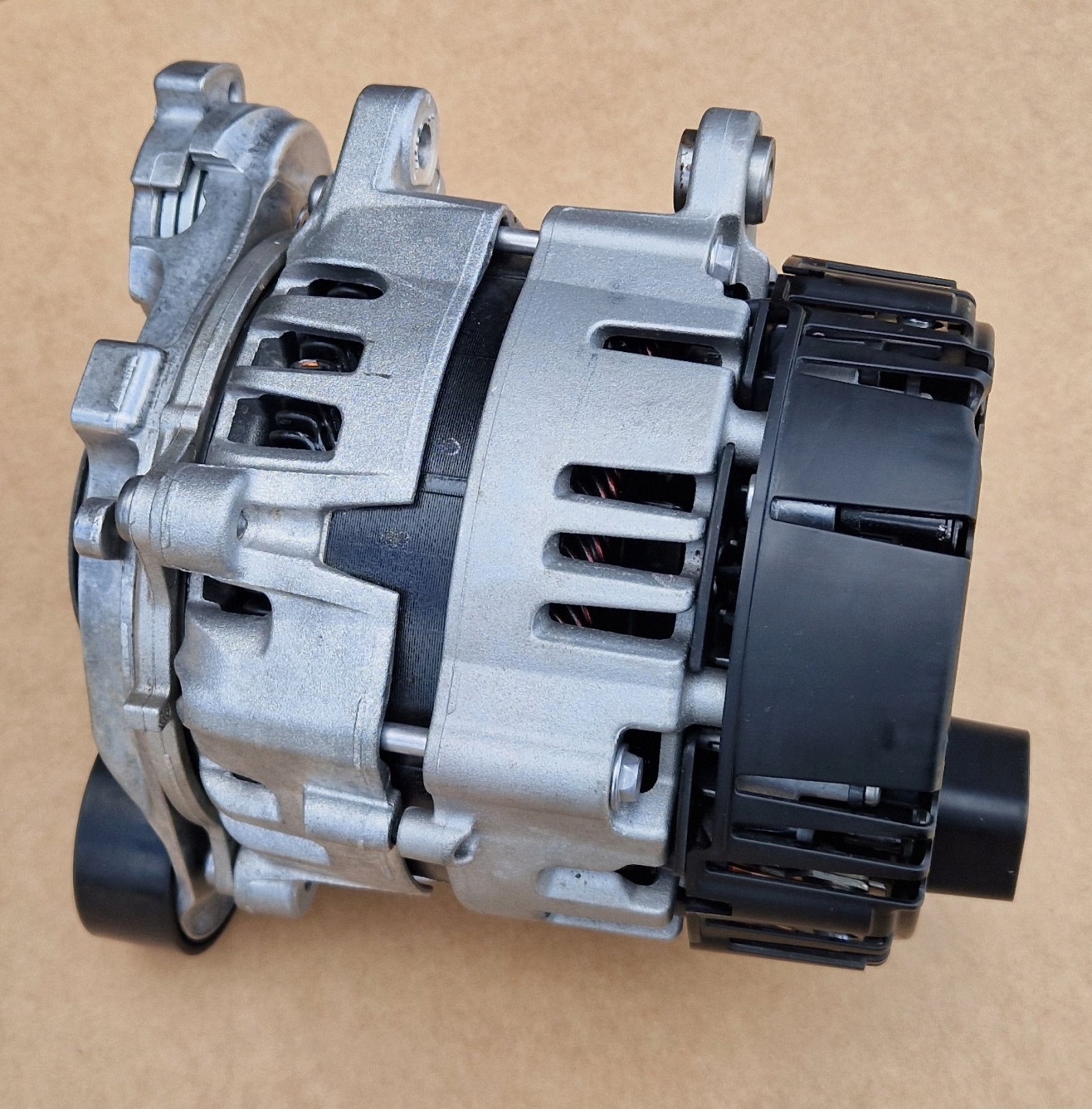 alternator 04L903018A VW SKODA AUDI as new original