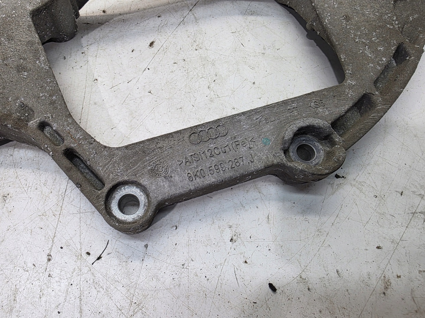 support MOSTU AUDI A4 B8 A5 Q5 A6 C7 A7 8K0599287J
