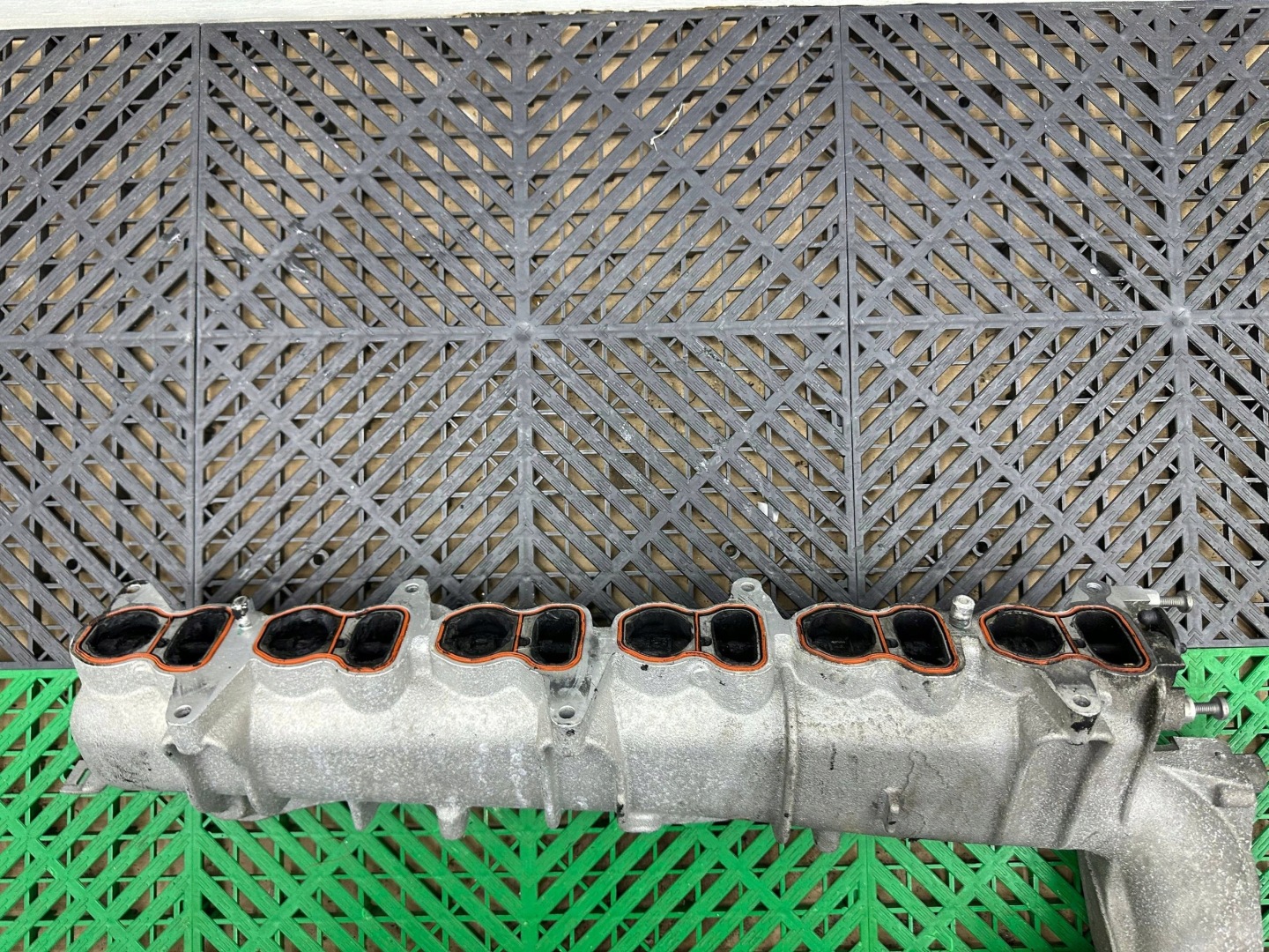 intake manifold BMW X5 G05 8598052