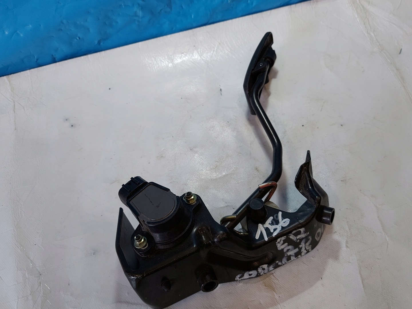 Gaspedal COROLLA E12 D4D 892814710
