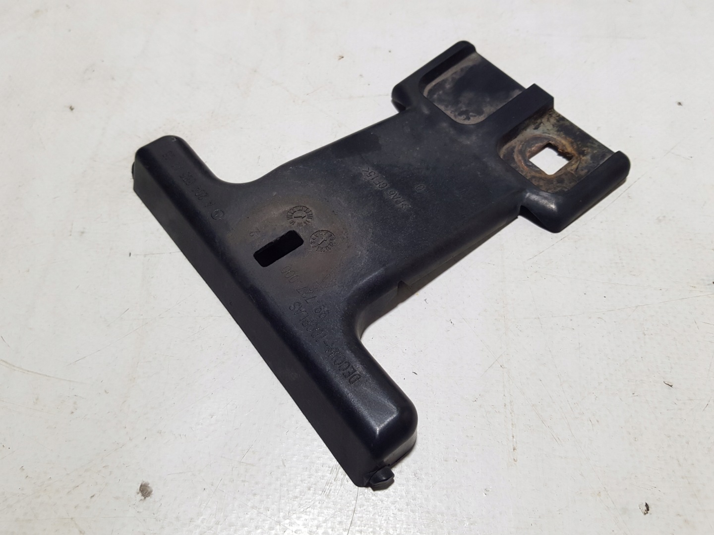 MERCEDES W204 console bracket grille GRILLA radiator 2048851136