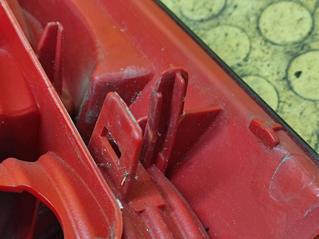 RENAULT CLIO II light left rear part
