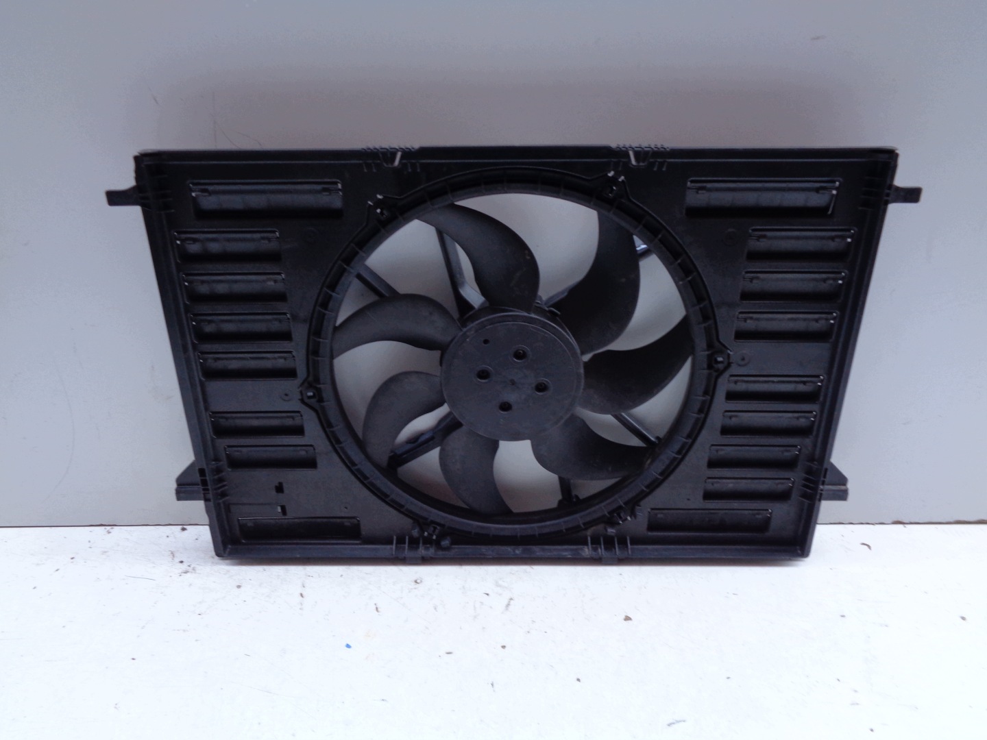 ventilátor obal AUDI A4 B9 8W 8W0 15- NR 53352