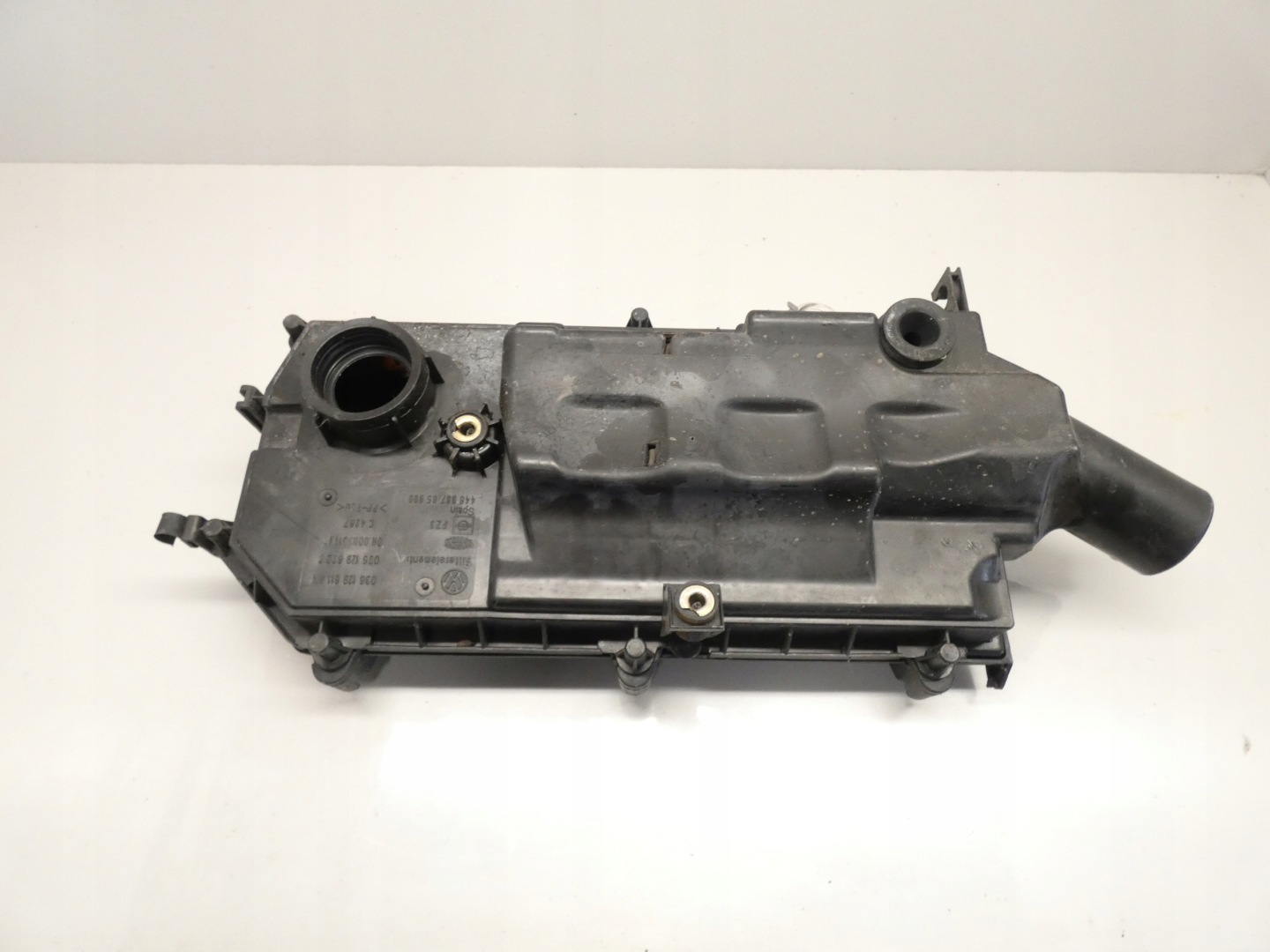 Gehäuse filter luft VW GOLF IV 4 BORA 1.4 16V AXP 97-05 036129611AM
