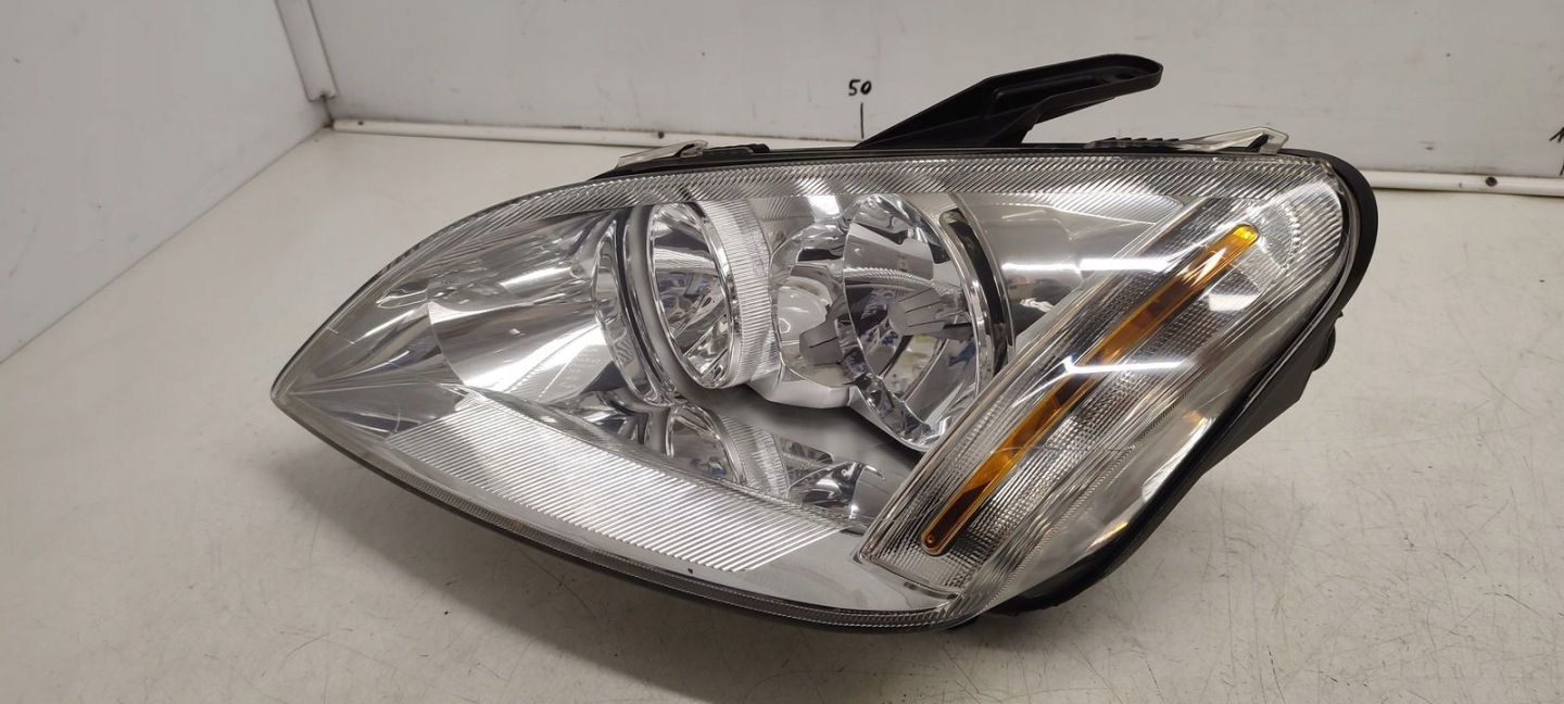 light front front left Ford CMAX