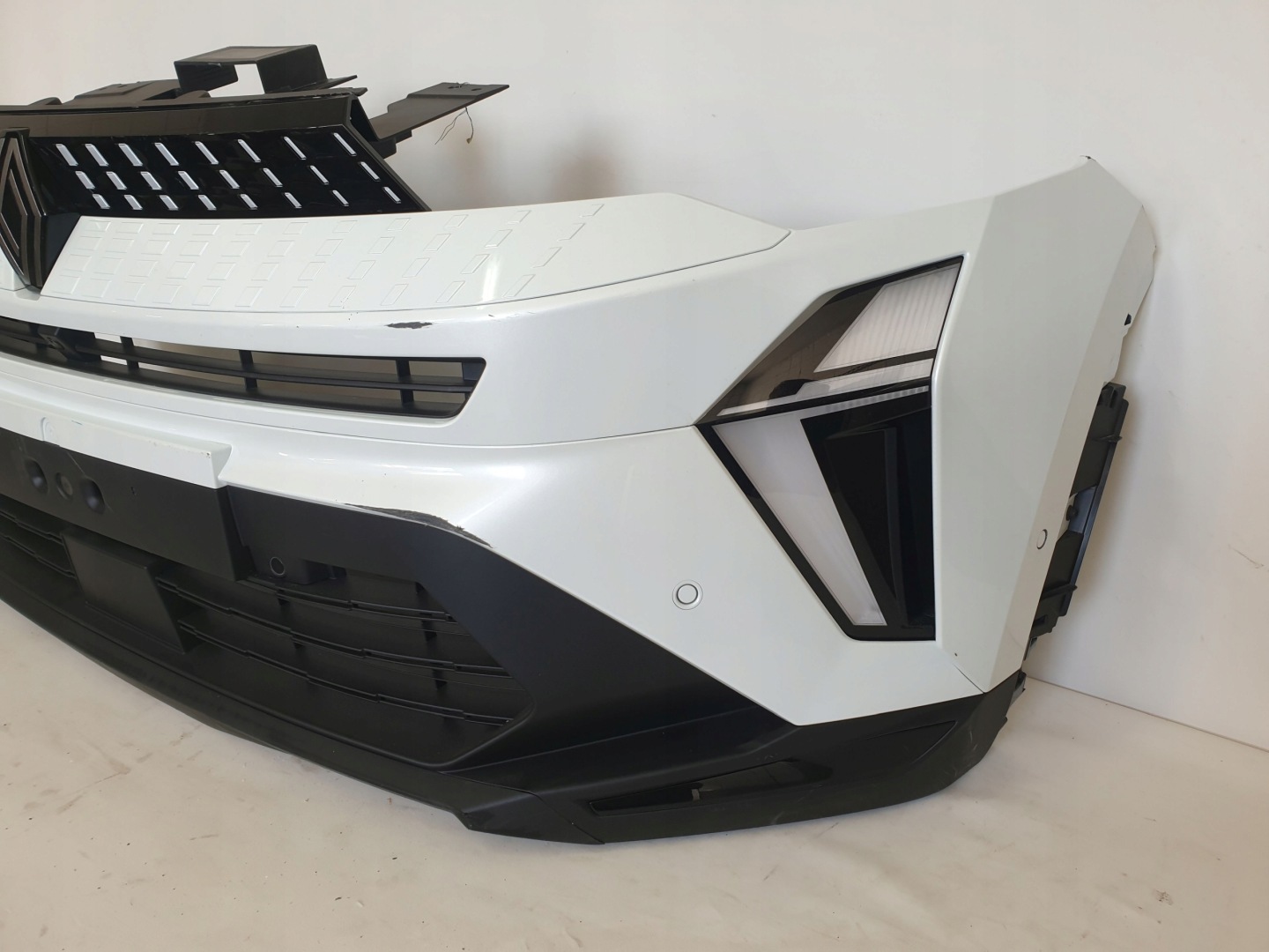 RENAULT CAPTUR II LIFT 24-> bumper front PDC LED RADAR cover KAMERA