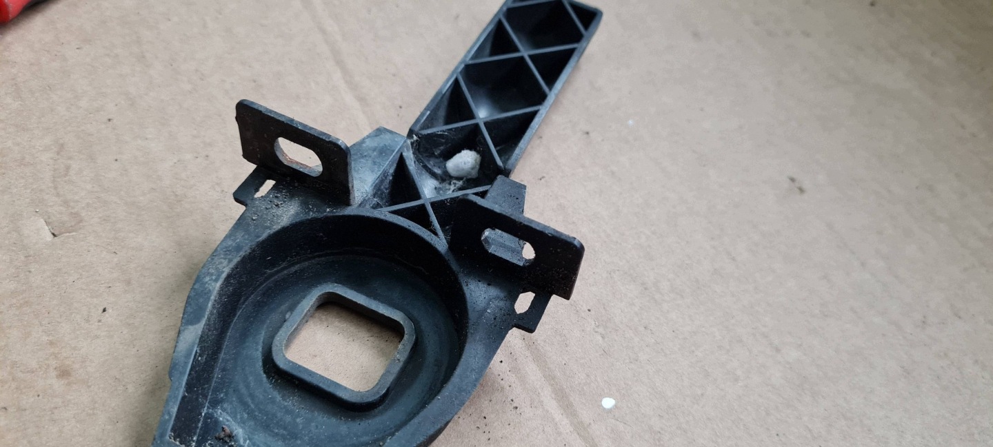 Q5 8R LIFT bracket holder hook radiator A5 A4 B8 8K0805201