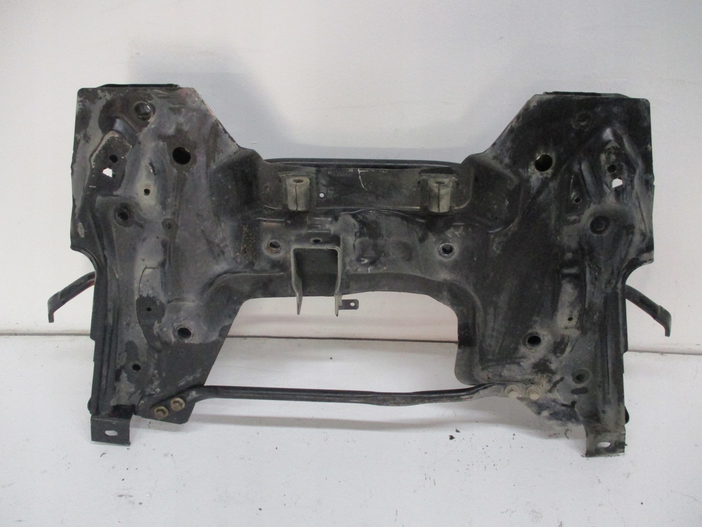 axle beam subframe axle beam PEUGEOT 2008 and