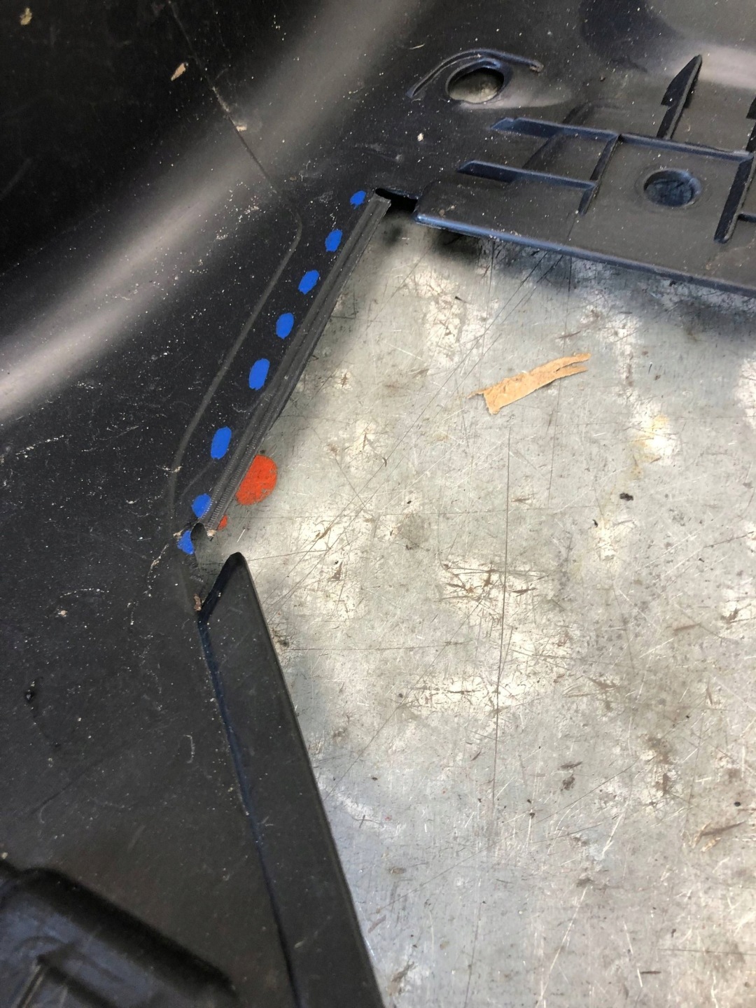 mudguard right front AUDI Q2 81M 81M821172