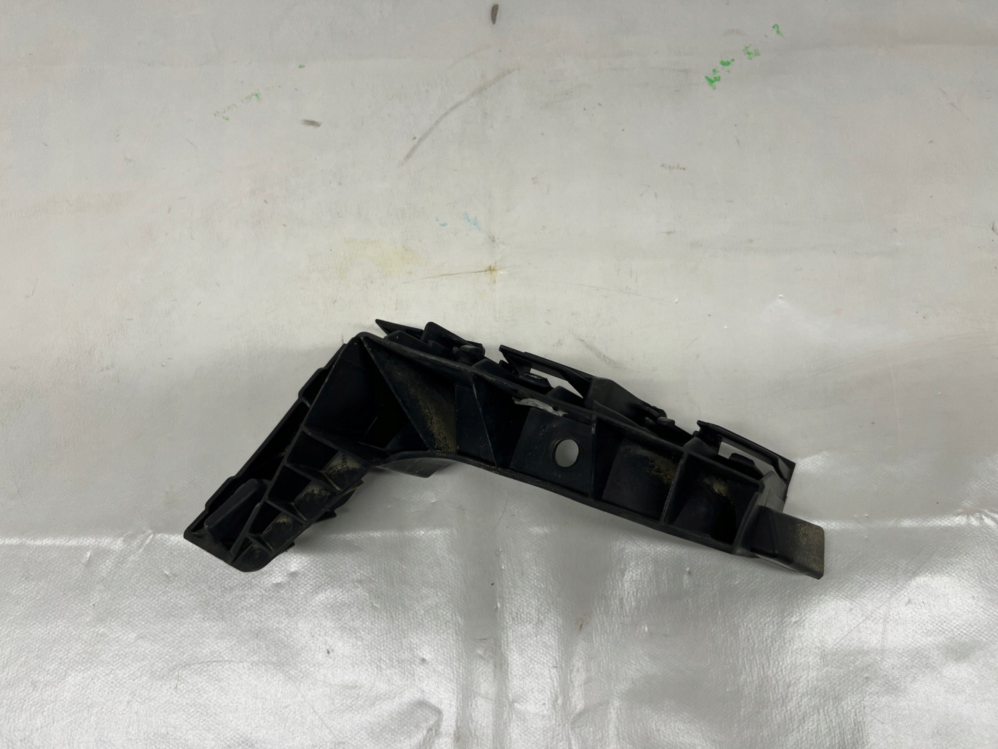 Seat Arona bumper bracket right rear part 6F9807378D