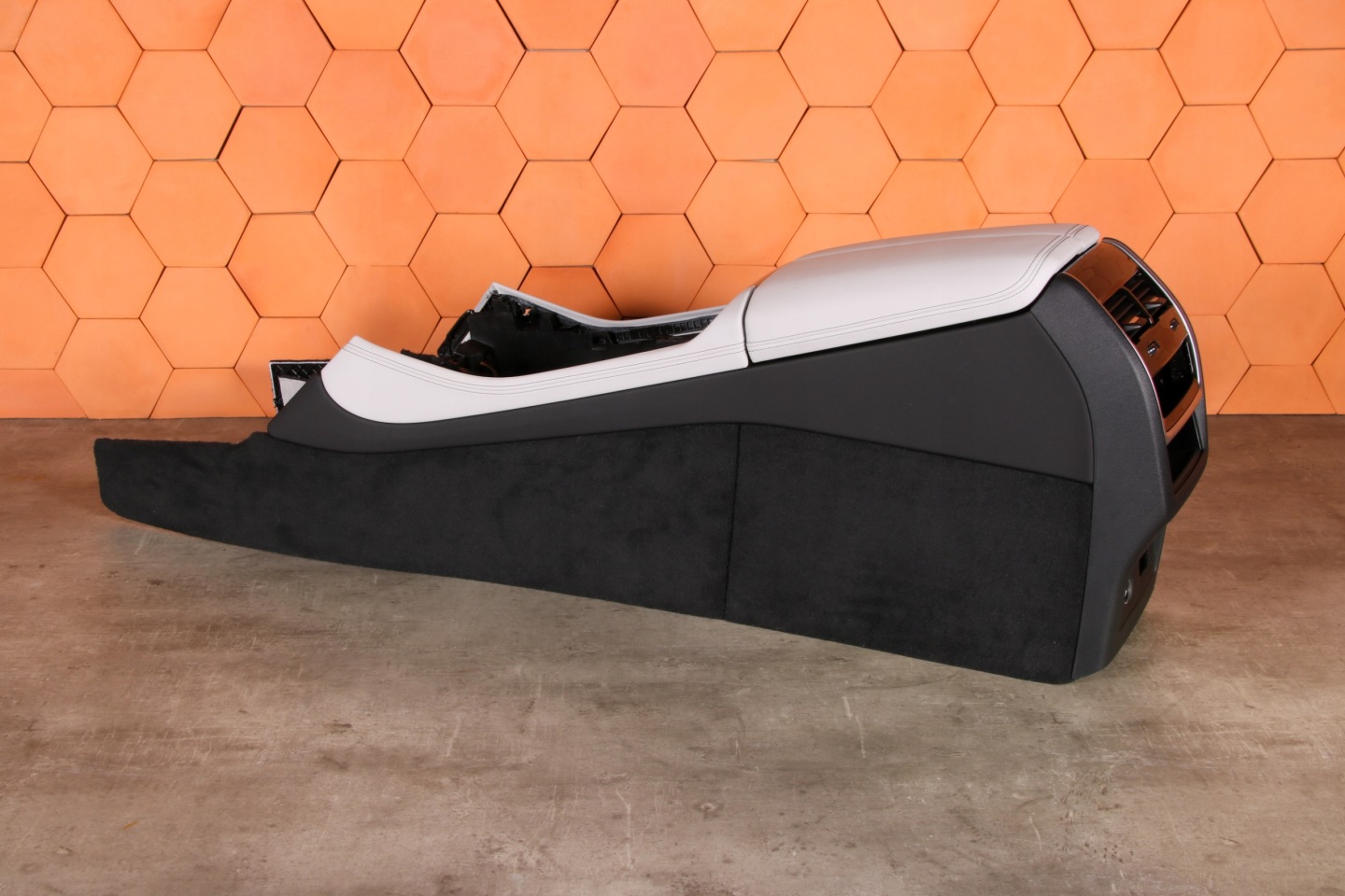 BMW X5 G05 TUNEL central console armrest PODGRZEWANY SILVERSTONE