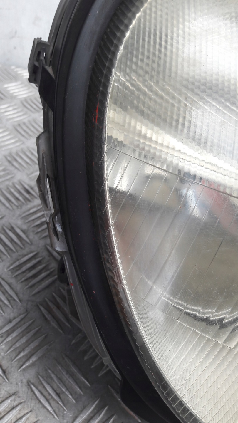 MERCEDES W203 light right front A2038200261