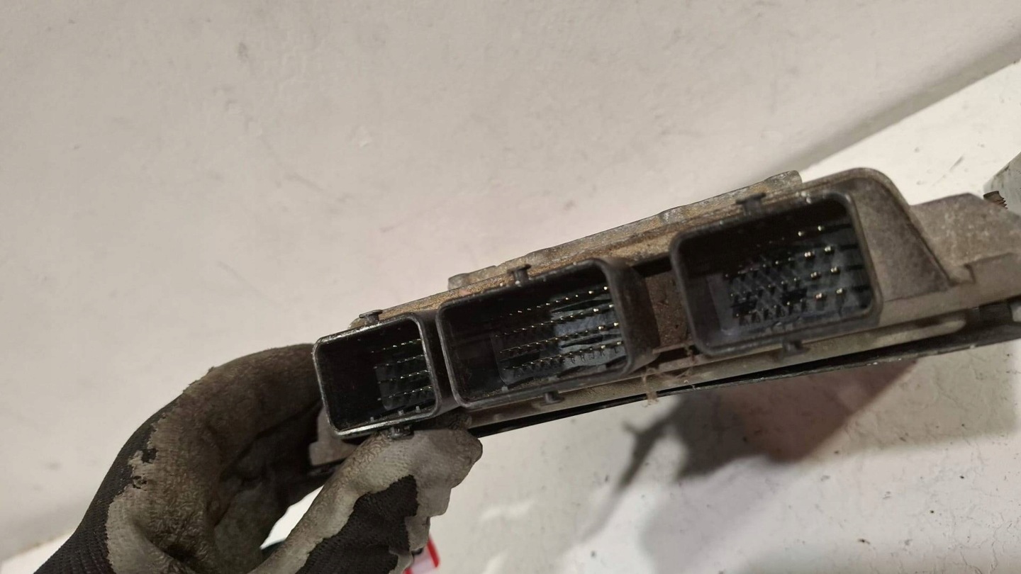 control unit of the engine computer 5WS40021FT Citroen Peugeot 1.4 HDI