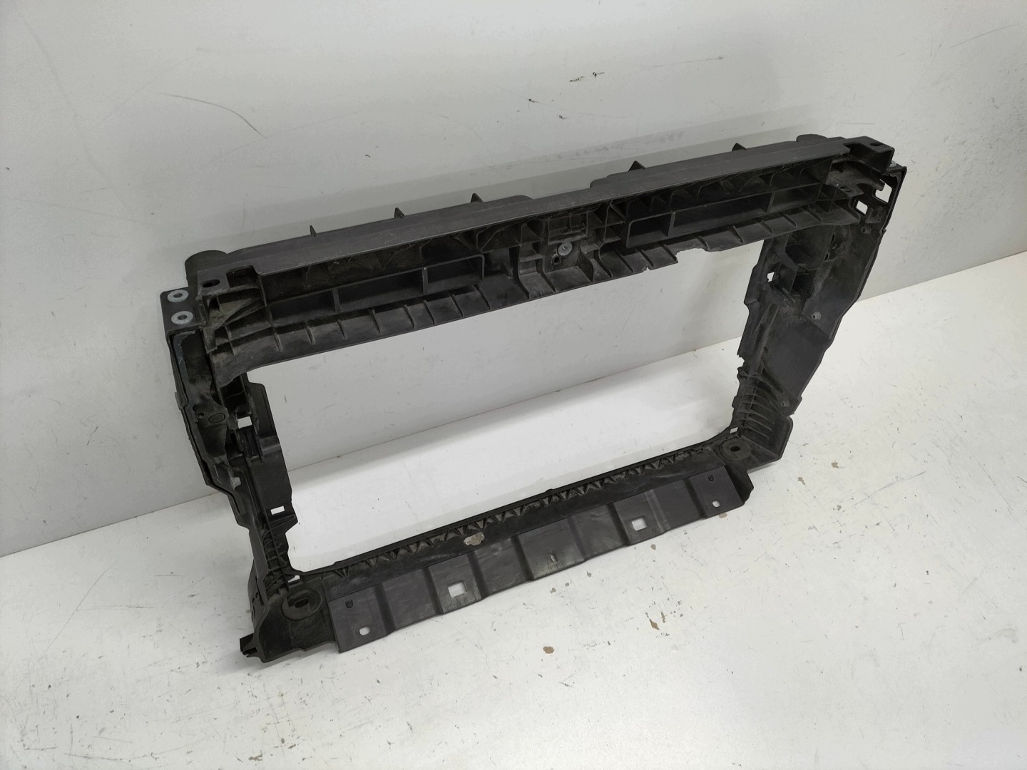 support panel for radiators pillar iron VW TIGUAN II 16
