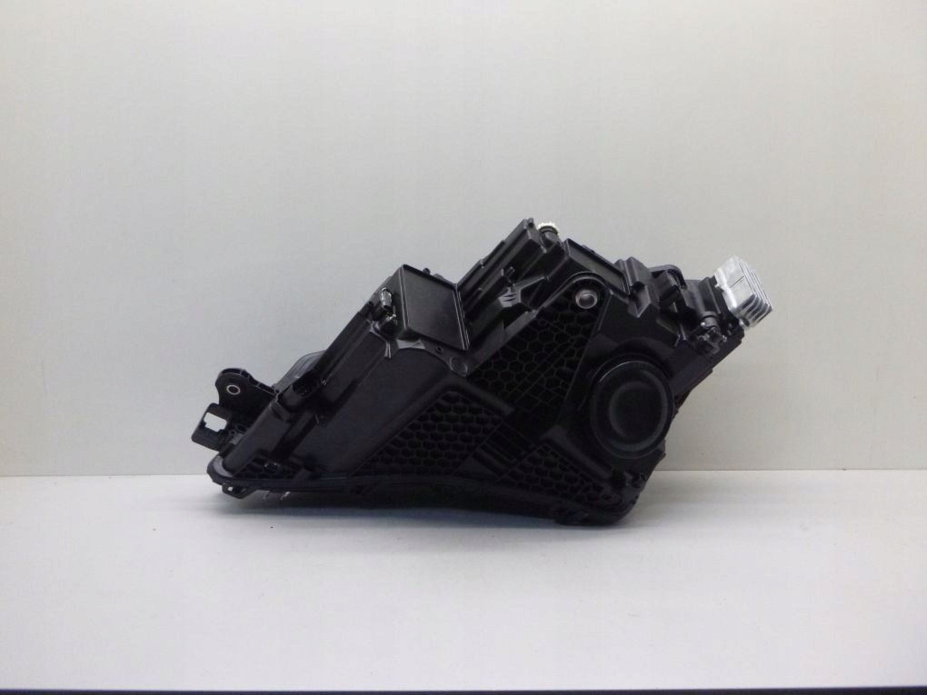 SKODA SUPERB LIFT III 3V0 3V1 FULL LED left right