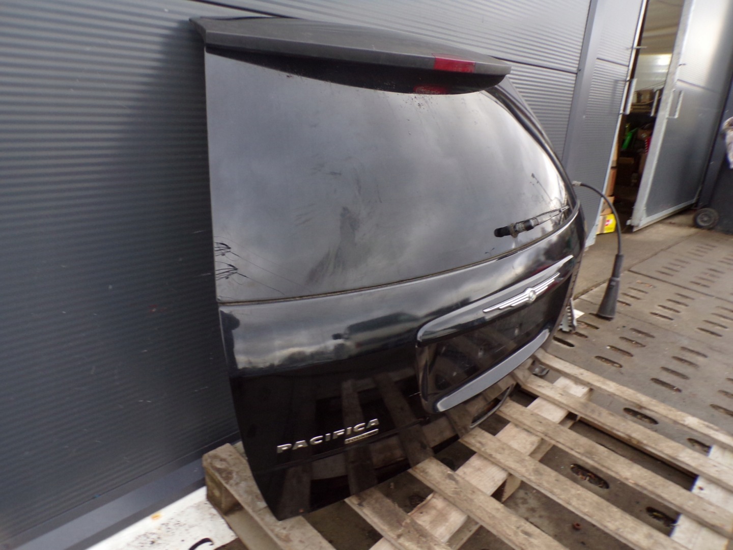 trunk door boot rear CHRYSLER PACYFICA
