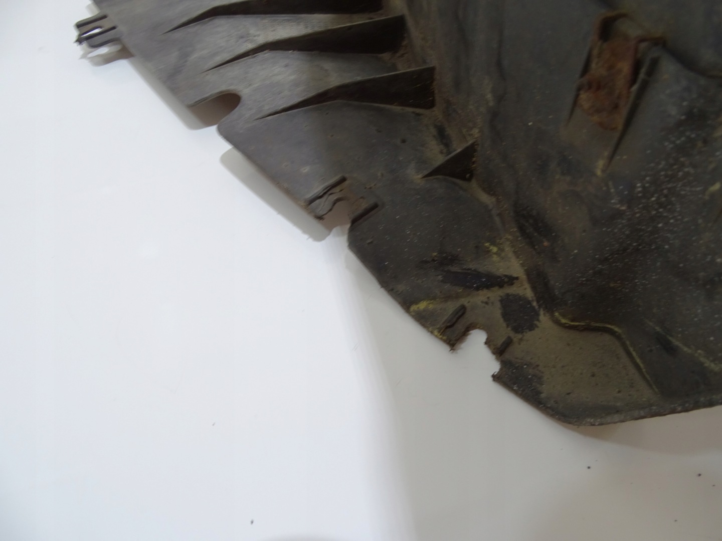 mudguard left front BMW E90 E91 M PAKIET OE 8040101 (20186004)