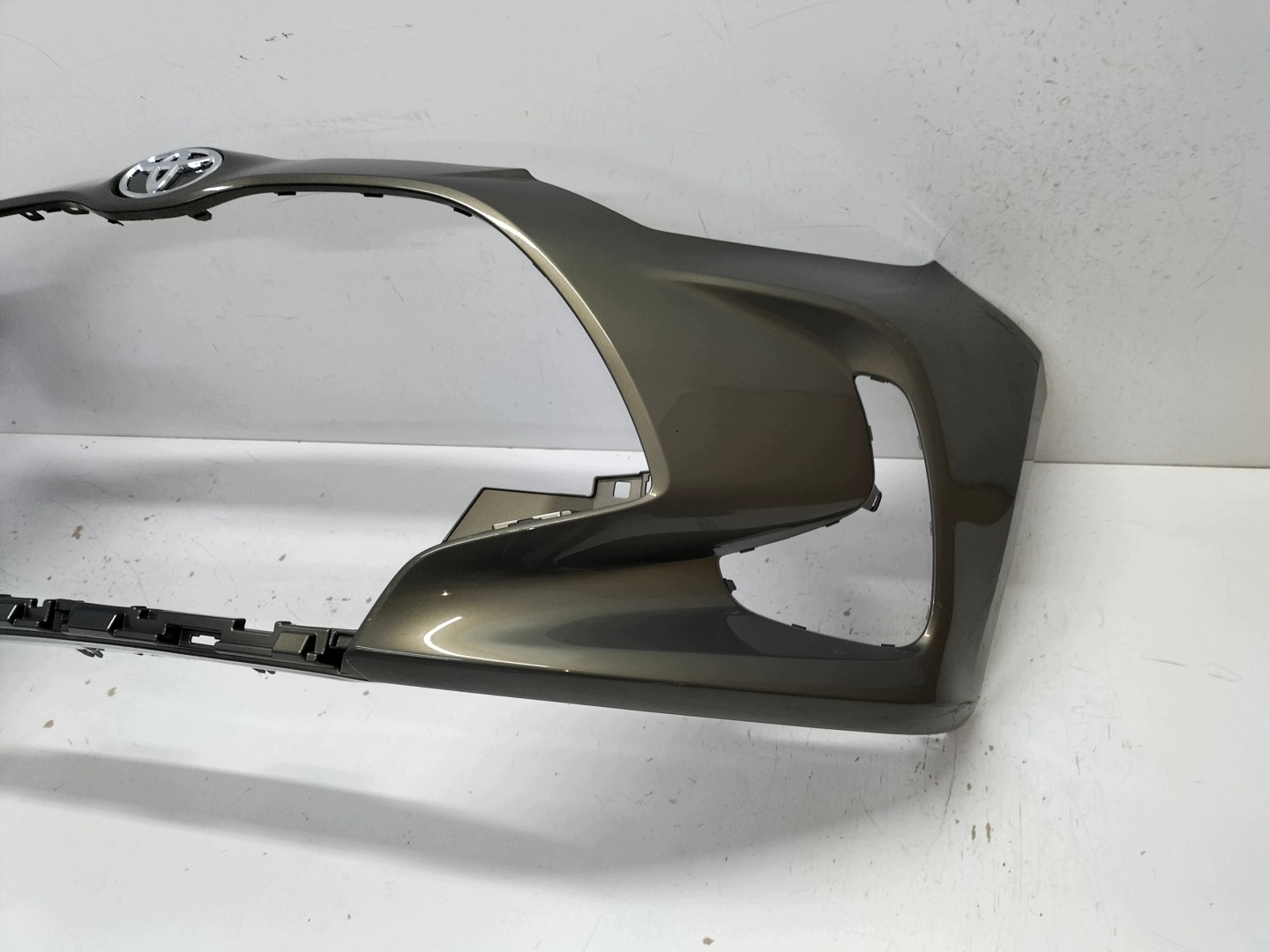 front bumper front TOYOTA YARIS 4 IV 20