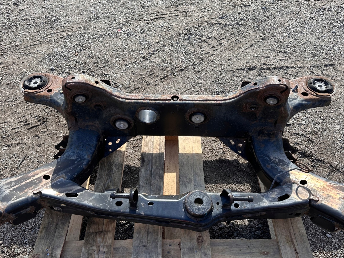 axle beam subframe sider rear part rear Dodge Charger 6.4 SRT 2011 - 2014