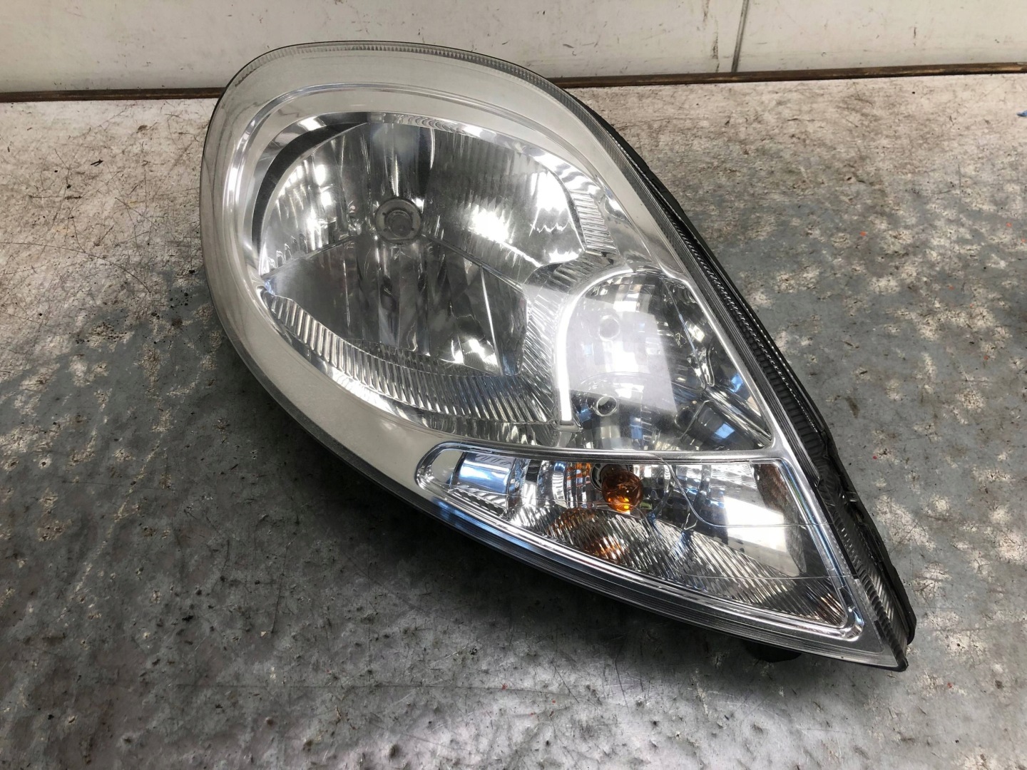 light right front OPEL VIVARO RENAULT TRAFIC 93859830