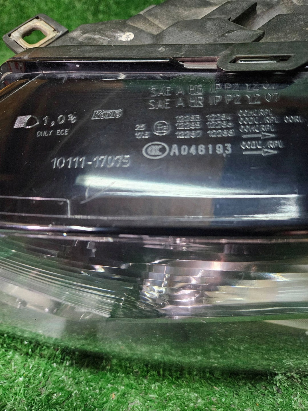 REFLEKTOR levý předek AUDI Q5 8R 8- XENON NR.R1759