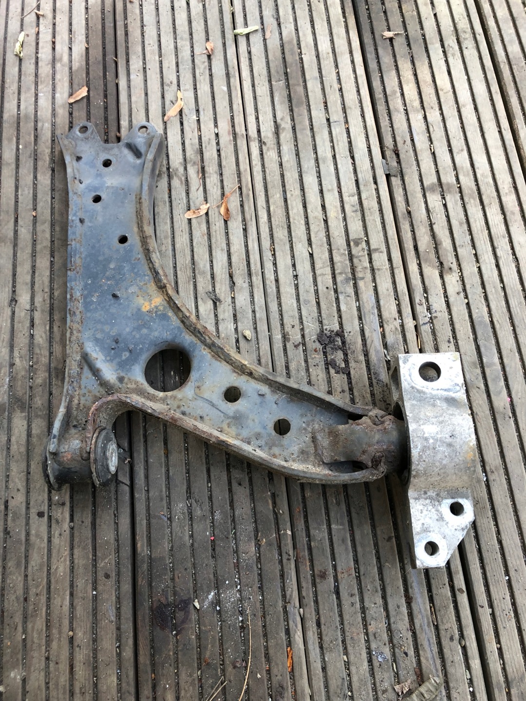 arm right front VW SKODA AUDI 1K0407190E