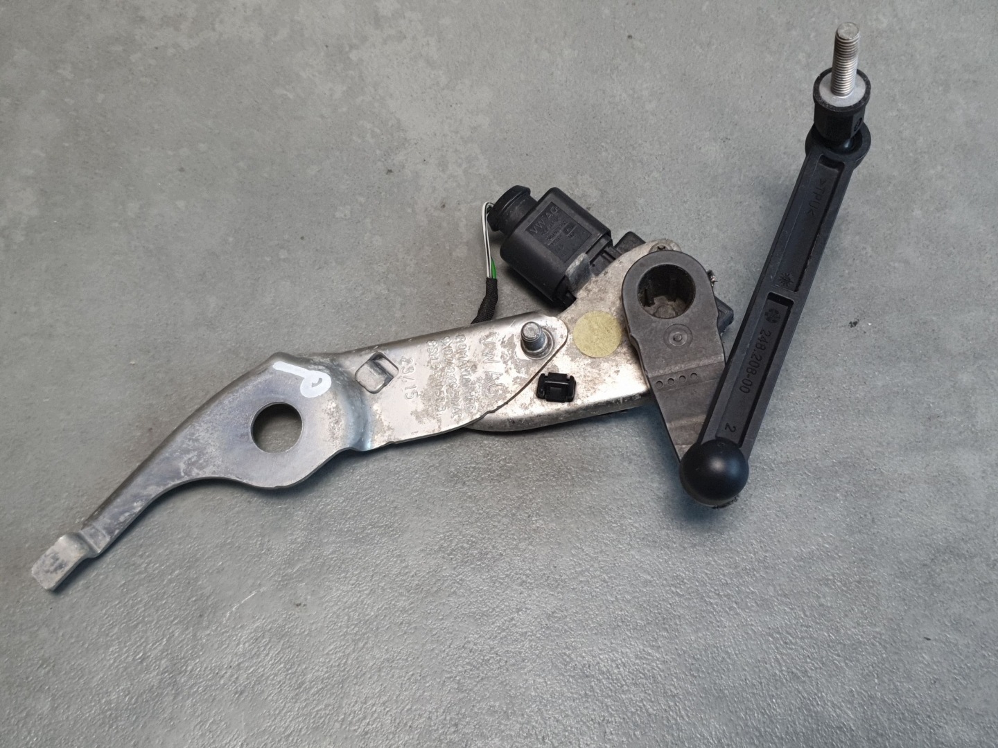 Audi SQ6 e-tron sensor leuchtweitenregulierung rechts vorne 85H941058B 85H941286C