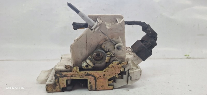 lock door FORD FOCUS and left front XS41A21813DE