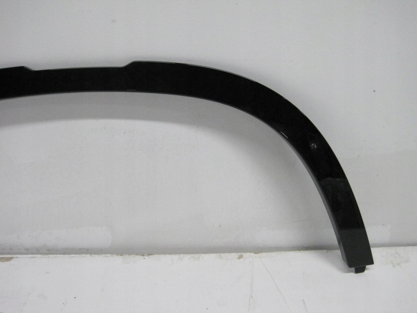 Couverture Aile Avant Gauche LAND ROVER DEFENDER L8B2-16A075-BX